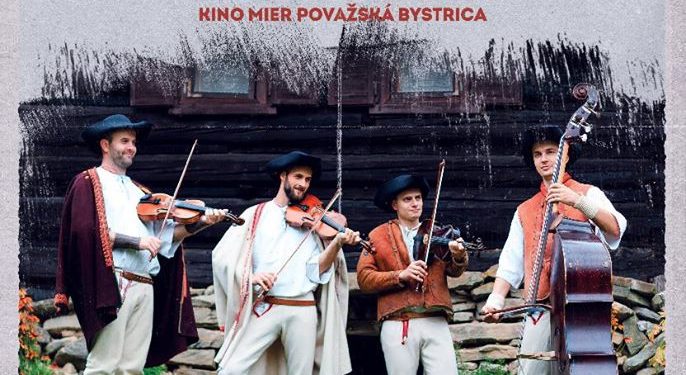 Vystúpenie ľudovej hudby Javorníček v Považskej Bystrici