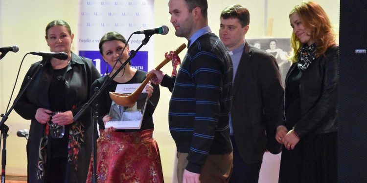 Uviedli sme do života štvrtú publikáciu o tradičnom ľudovom odeve