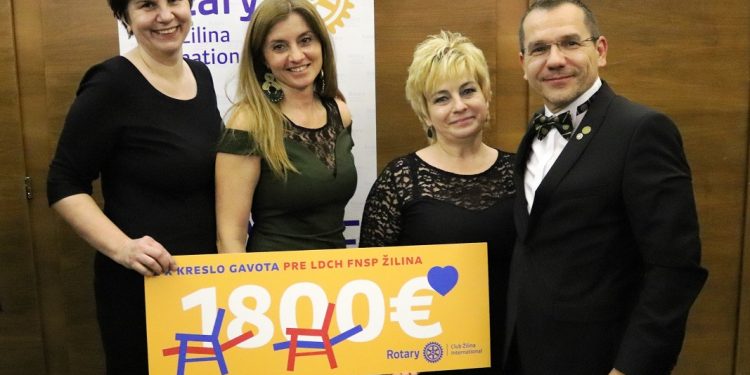 Rotary Club Žilina International opäť pomohol nemocnici