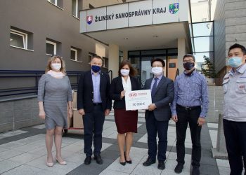 Rúška pre klientov sociálnych zariadeniach ako dar
