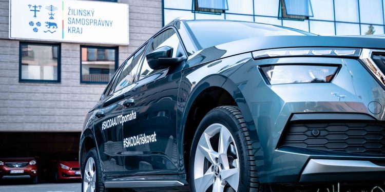 Desať automobilov na pomoc kraju