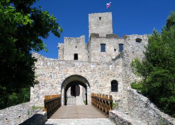 Hrad Strečno, Budatínsky hrad i expozície v Terchovej  sú opäť otvorené