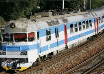 Po takmer dvoch mesiacoch sa čiastočne obnovuje vnútroštátna doprava.