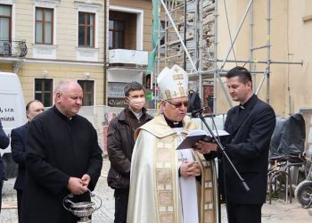 Na katedrálu v Žiline vrátili kríž