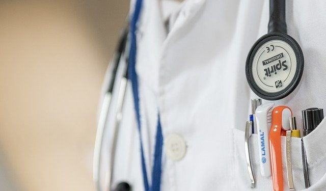 Smrť 86-ročného pacienta žilinskej nemocnice nezapríčinila iná osoba
